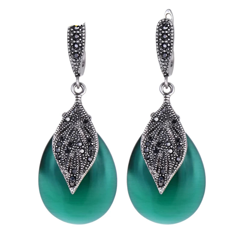 Pendientes colgantes de hojas con piedra verde y diamantes de imitación negros