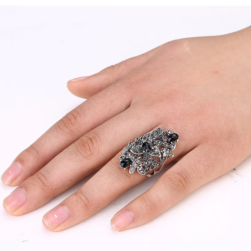 Vintage Black Crystal Rhinestone Flower Ring