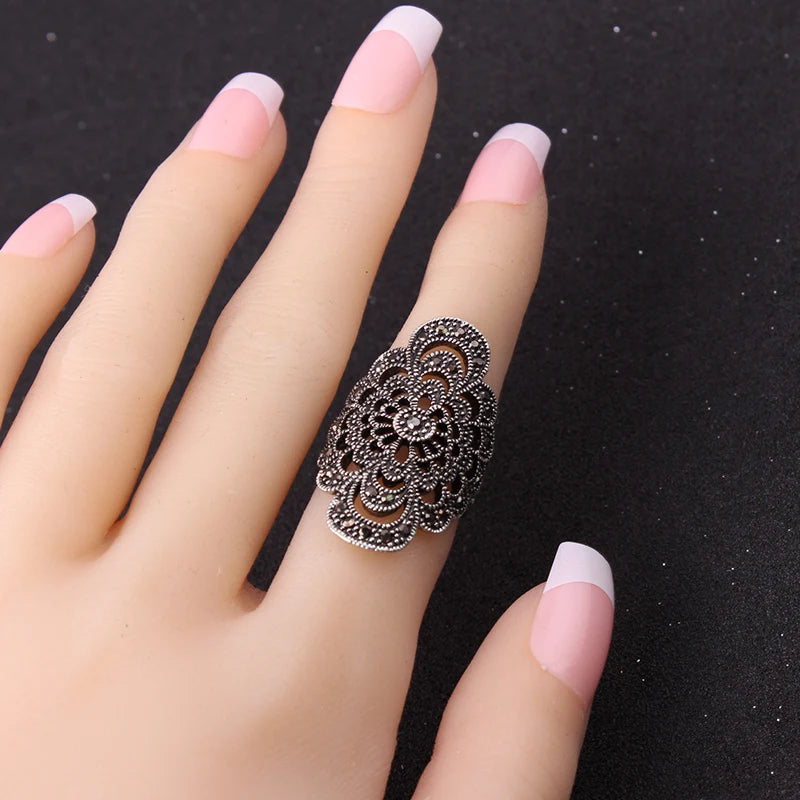 Black Rhinestone Hollow Flower Ring