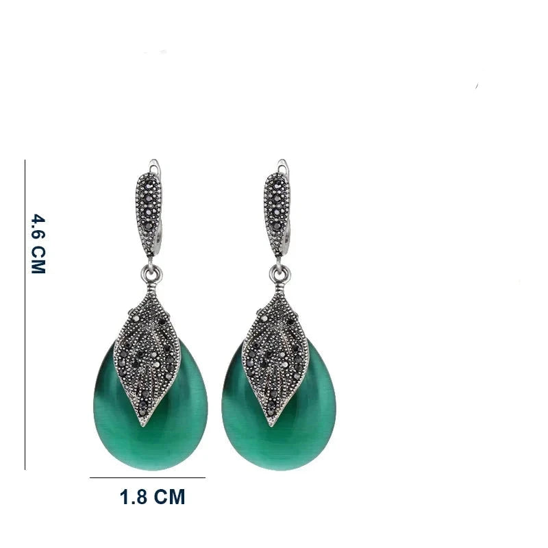 Pendientes colgantes de hojas con piedra verde y diamantes de imitación negros