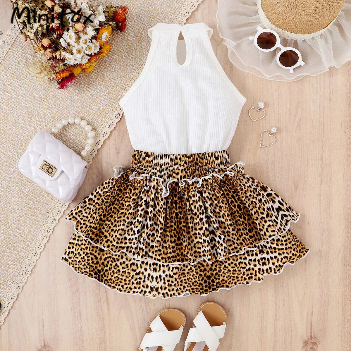 2pcs Set -Heart Graphic Kids Halter Top and Leopard Skirt