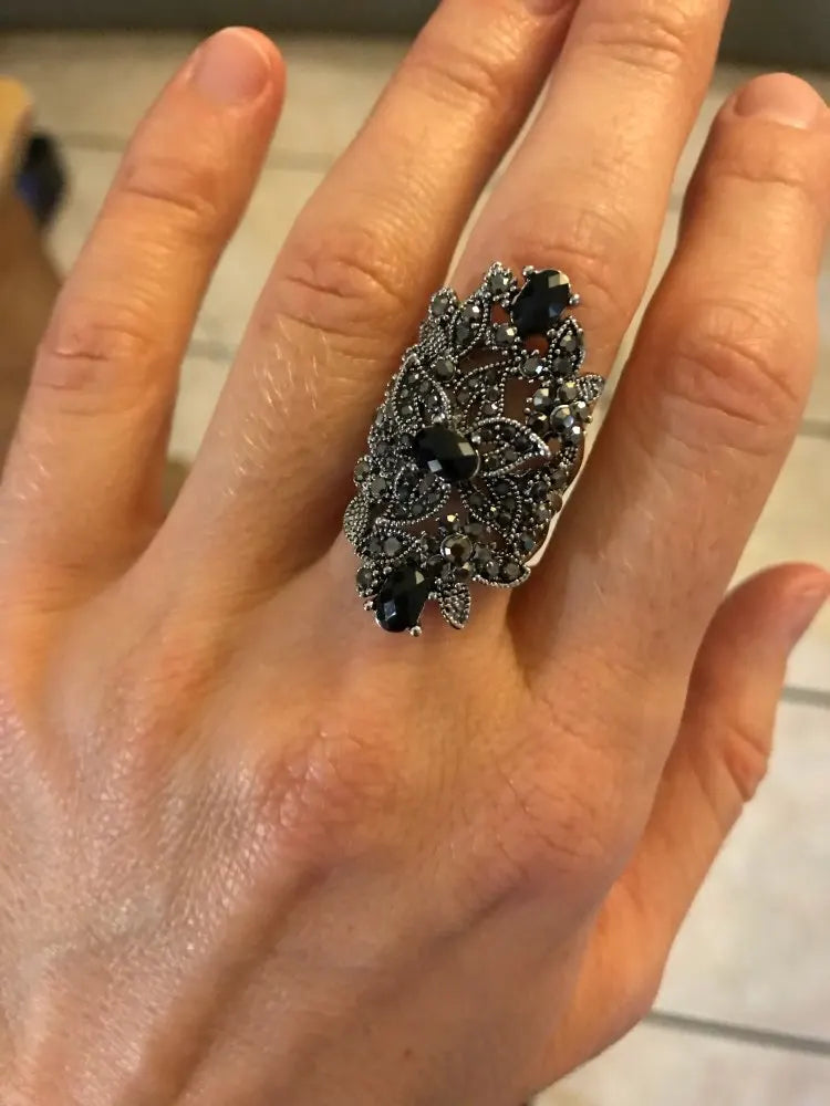 Vintage Black Crystal Rhinestone Flower Ring