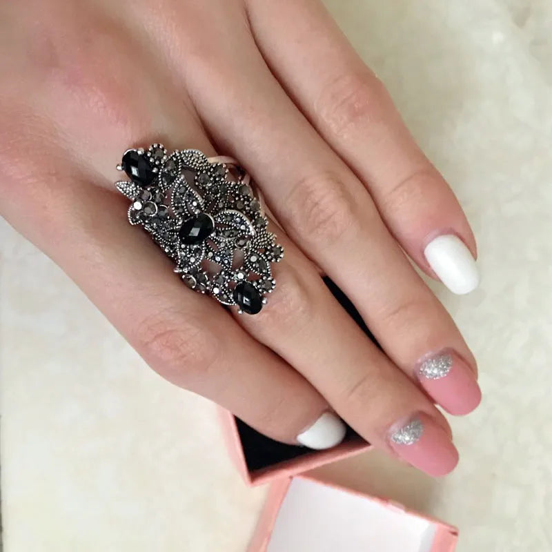 Vintage Black Crystal Rhinestone Flower Ring