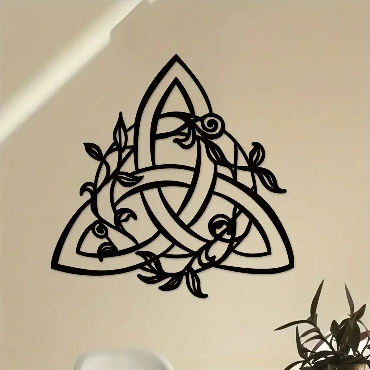 1pc- Celtic Knot Triquetra Design- Metal Wall Art -Wall Mountable home decor