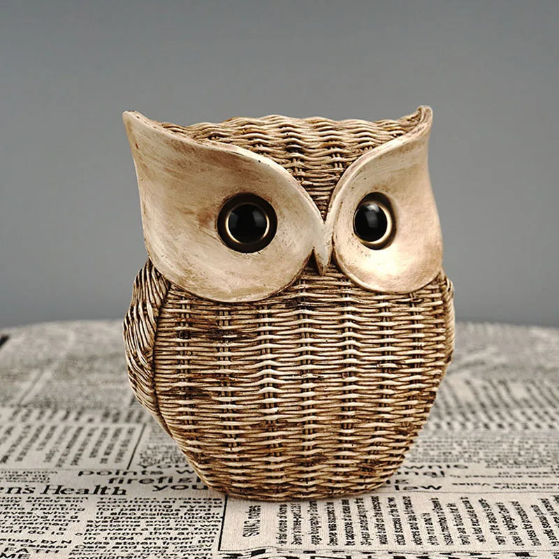 NORTHEUINS Resin Wise Night Owl Figurine